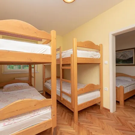 House Rogla Jurgovo A Skiin Skiout Riverside Apartman *